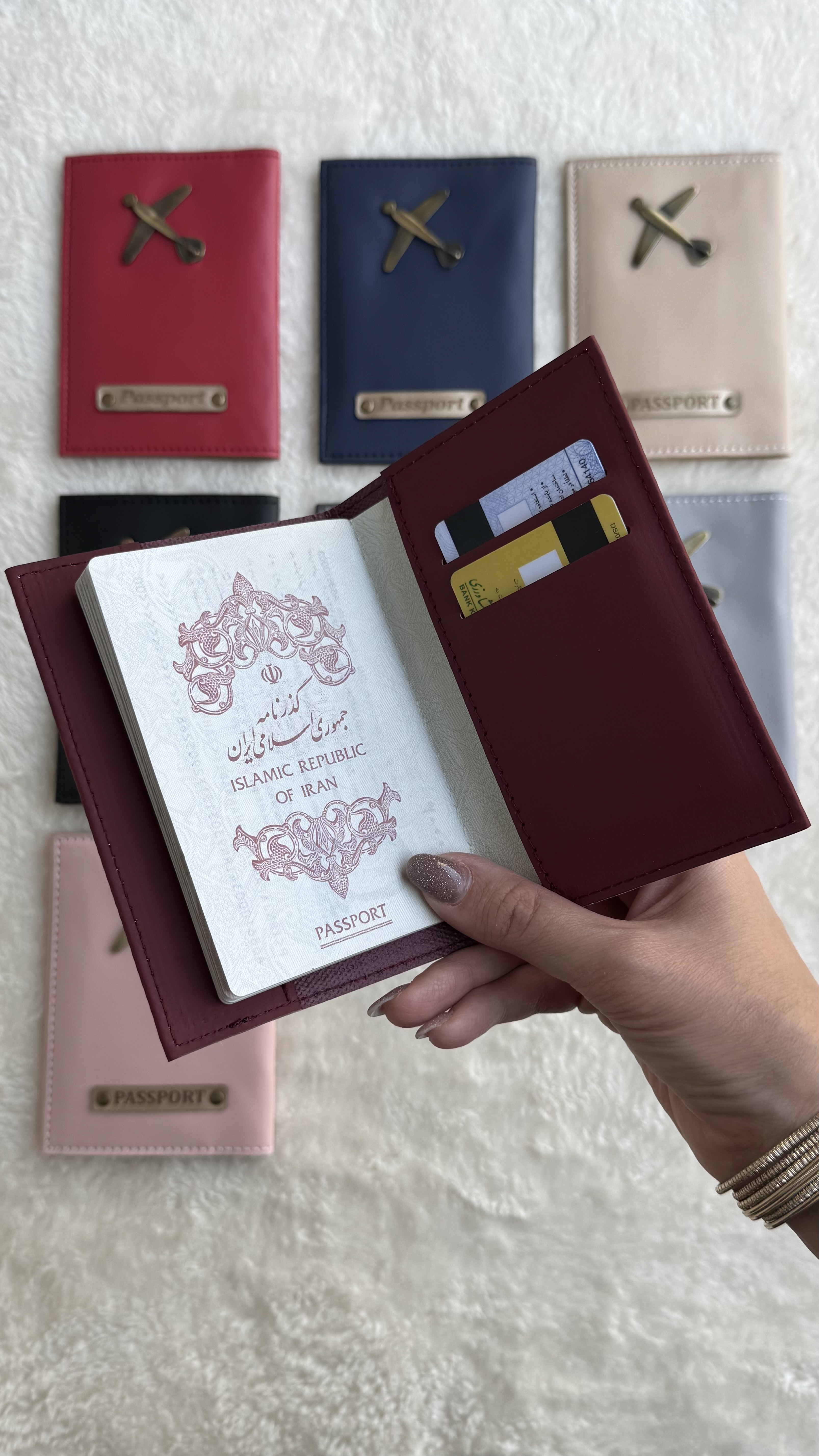 جلد پاسپورت جاکارتی دار با حک اسم و لوگو هواپیما